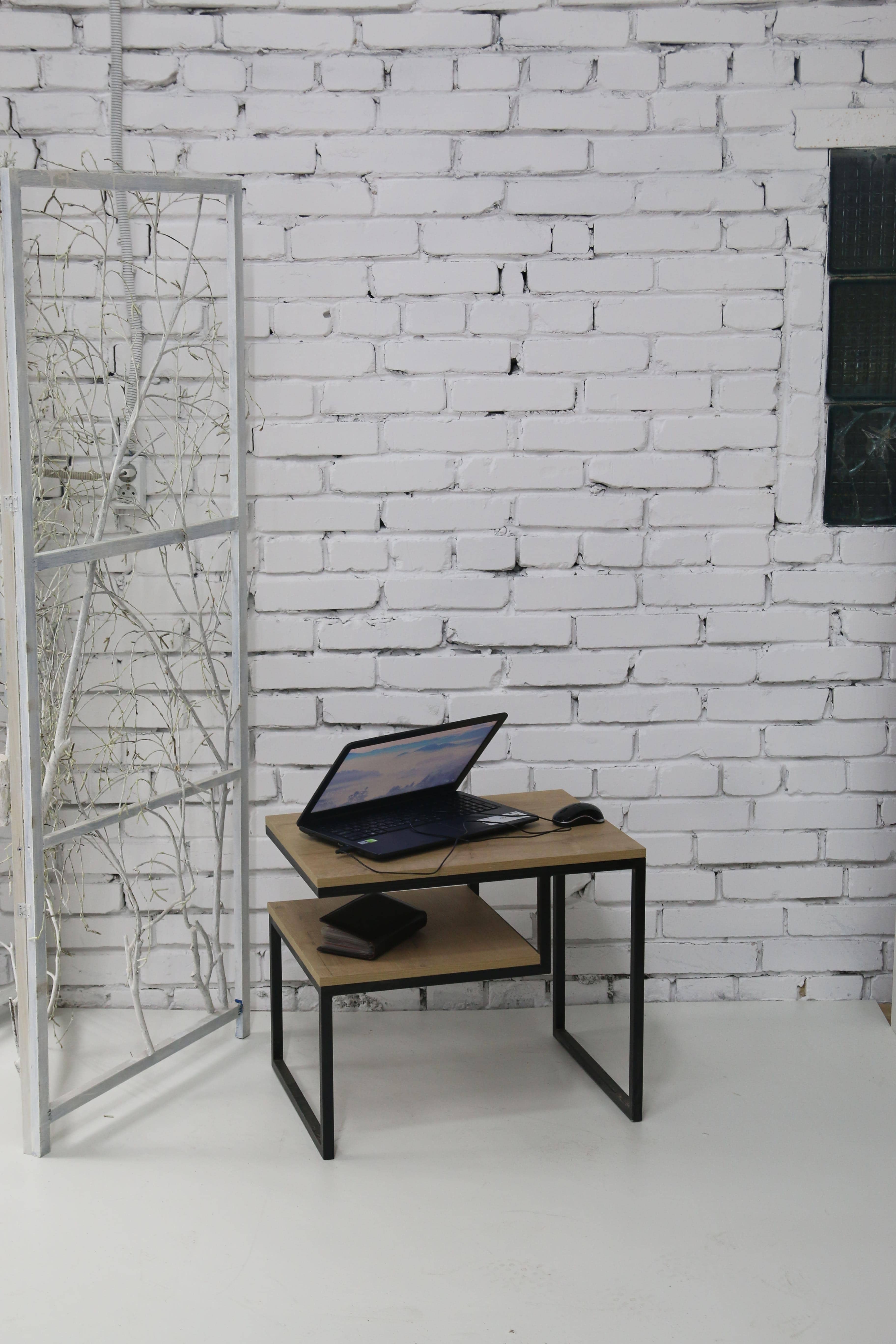 Стол журнальный в стиле лофт 60х45х51,6 см, МДФ, металл, светлое дерево - изображение 5