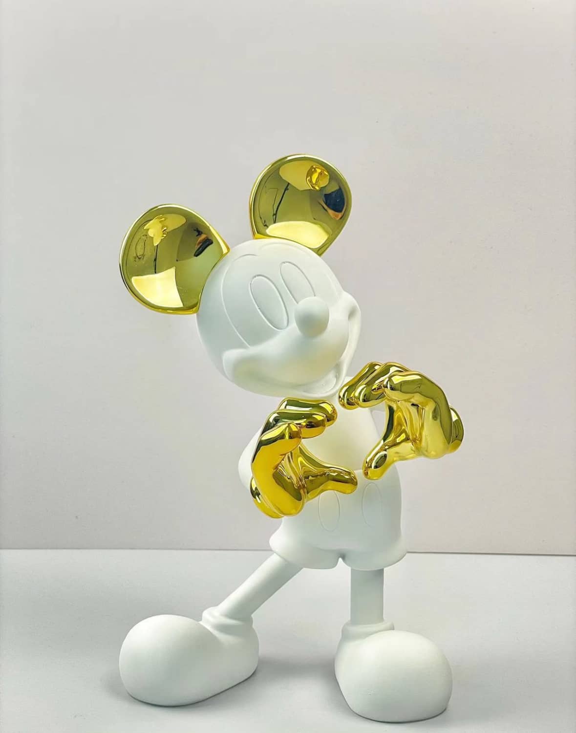 Статуэтка Микки Маус с золотом IST-075, 29 см, белый - изображение 1